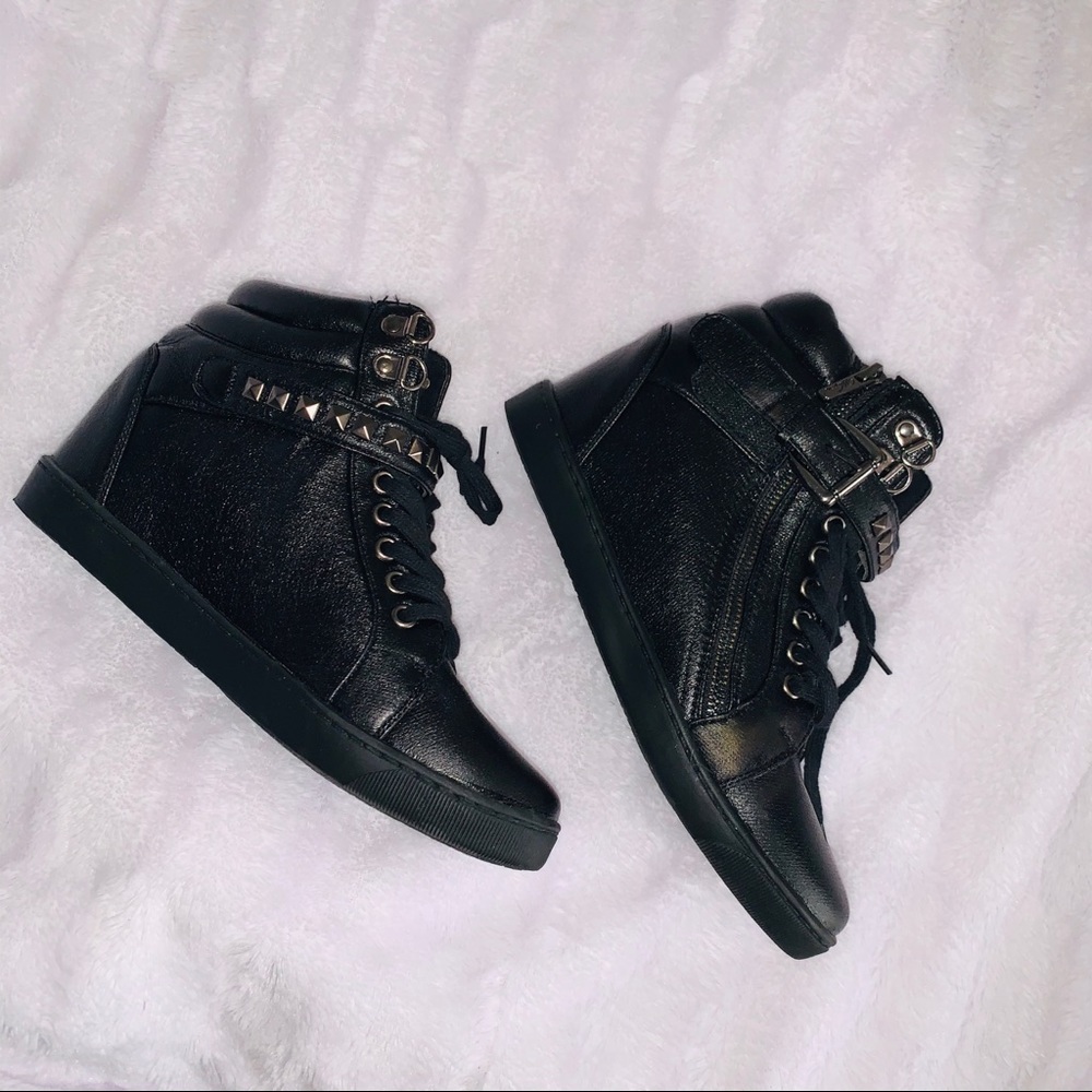 Black studded heeled sneakers✨